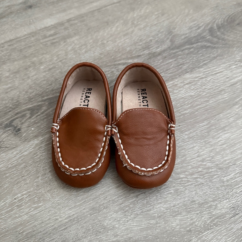 Kenneth Cole Tan Kids Loafers, EUC, Size 3C